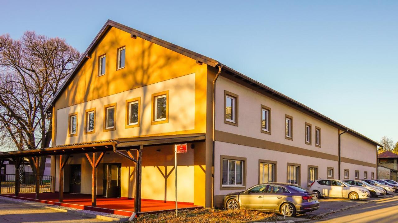 Bed and Breakfast Industrial Belisce Exteriér fotografie